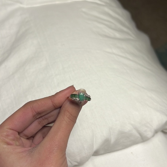 Emerald ring - Picture 3 of 3